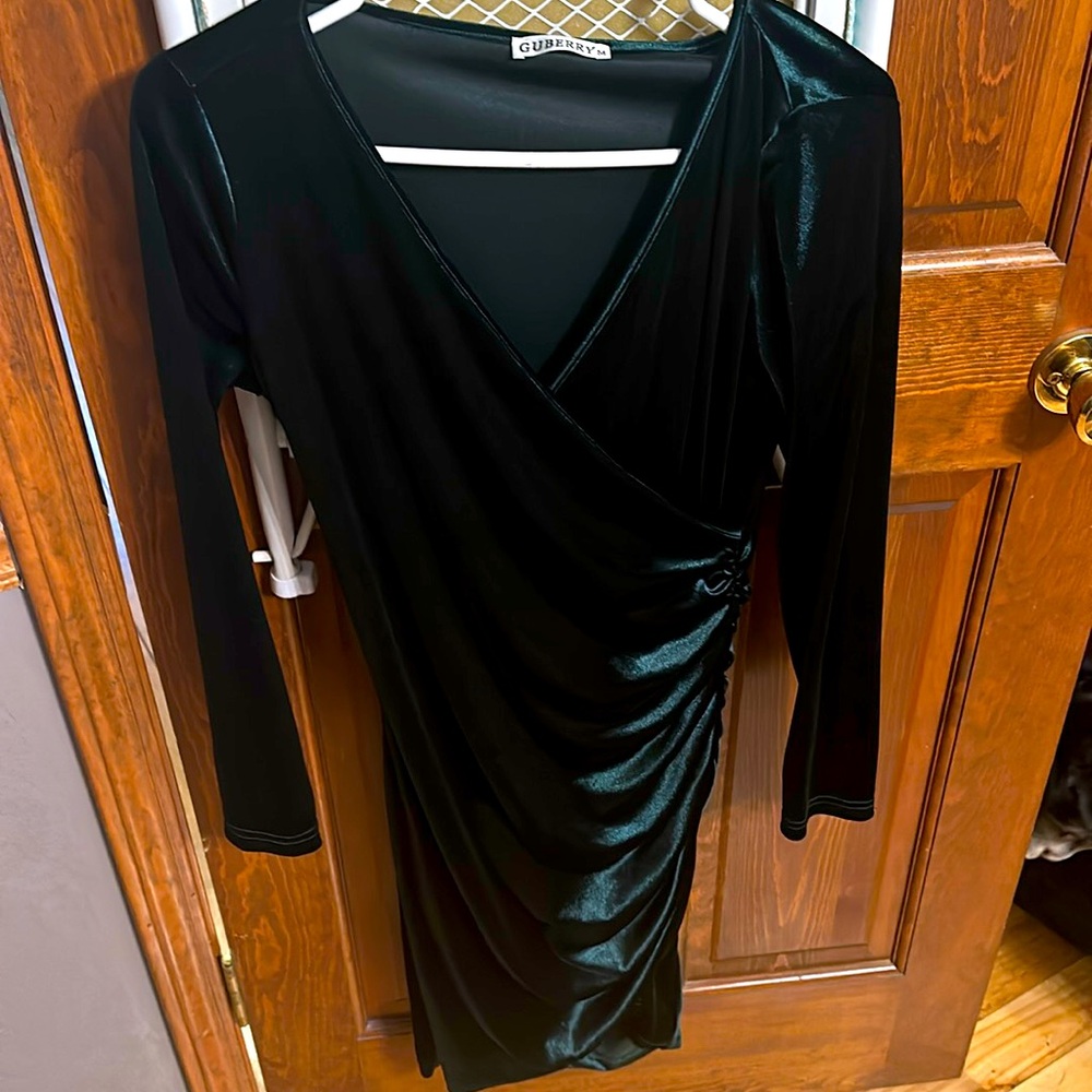 Women’s hunter, green dress, medium